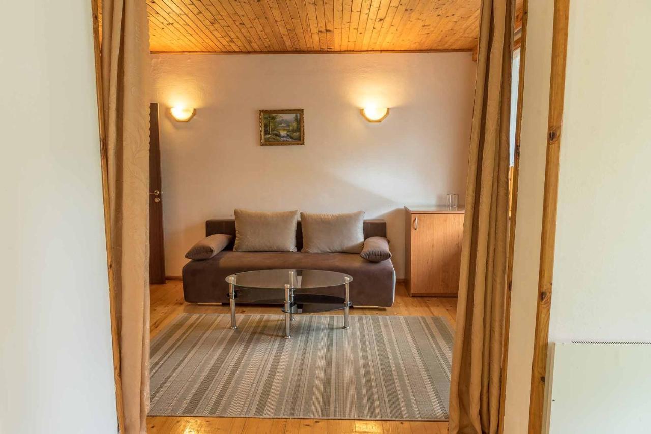 Hotel Paradise Place Kalofer Εξωτερικό φωτογραφία