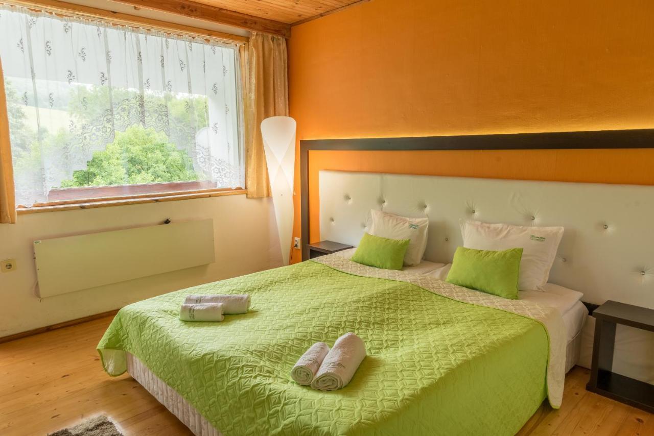 Hotel Paradise Place Kalofer Εξωτερικό φωτογραφία