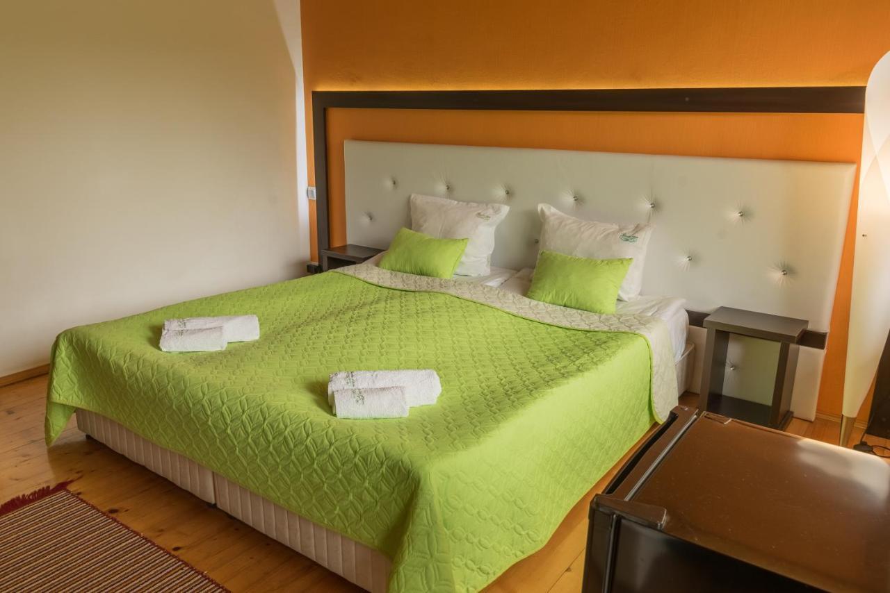 Hotel Paradise Place Kalofer Εξωτερικό φωτογραφία