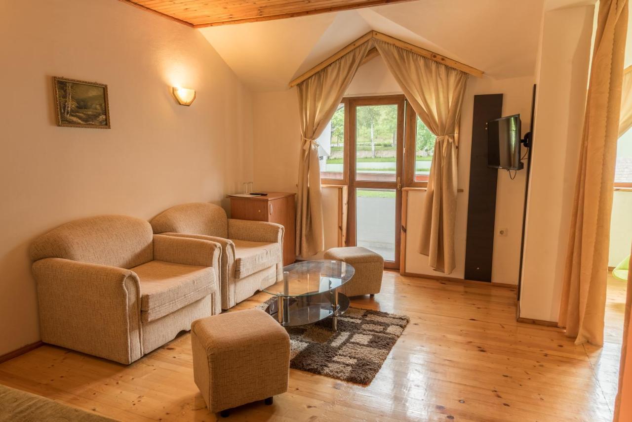 Hotel Paradise Place Kalofer Εξωτερικό φωτογραφία