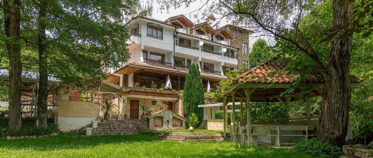 Hotel Paradise Place Kalofer Εξωτερικό φωτογραφία