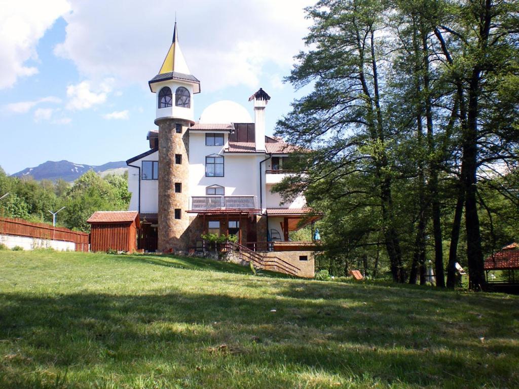 Hotel Paradise Place Kalofer Εξωτερικό φωτογραφία