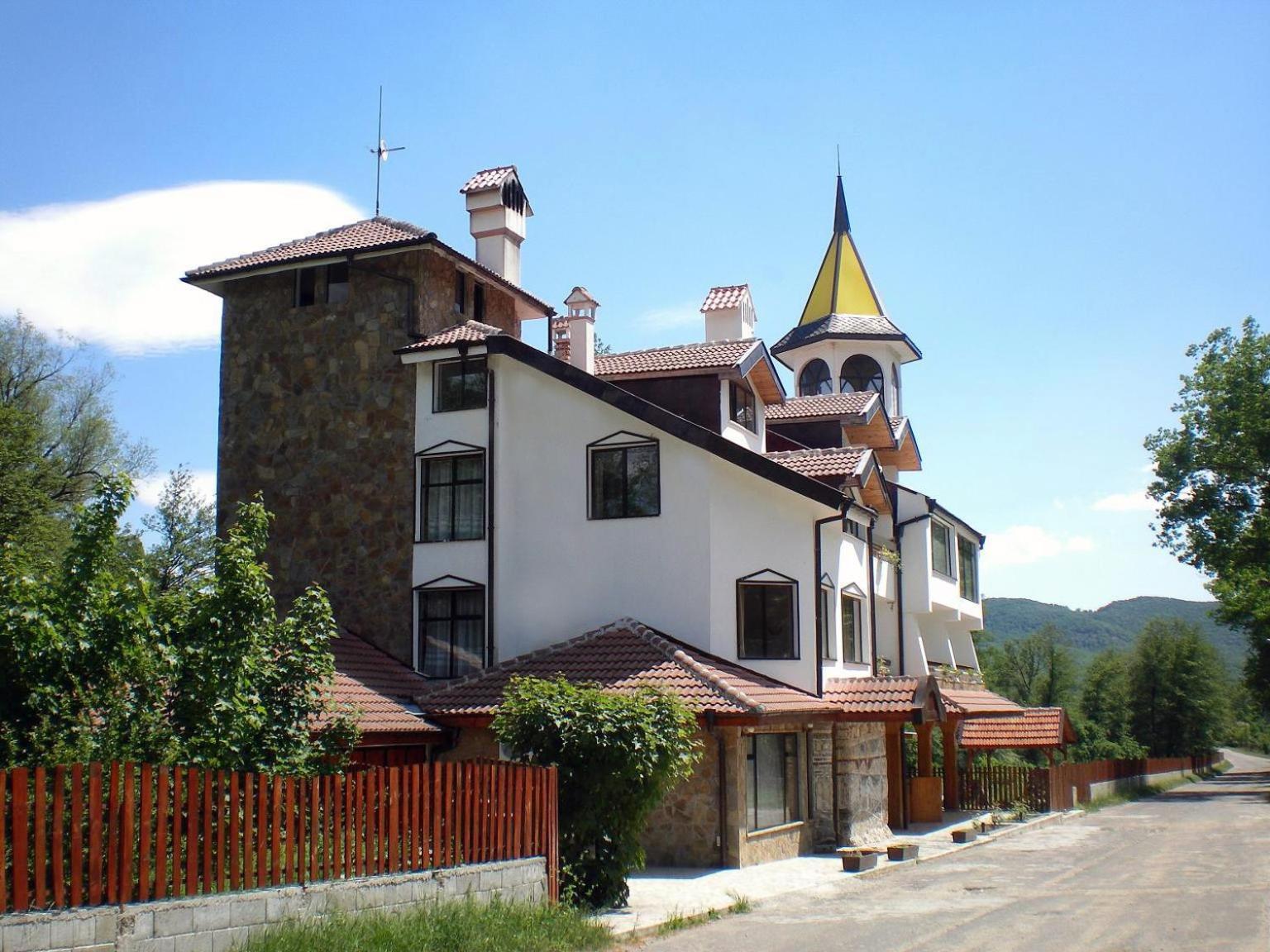 Hotel Paradise Place Kalofer Εξωτερικό φωτογραφία