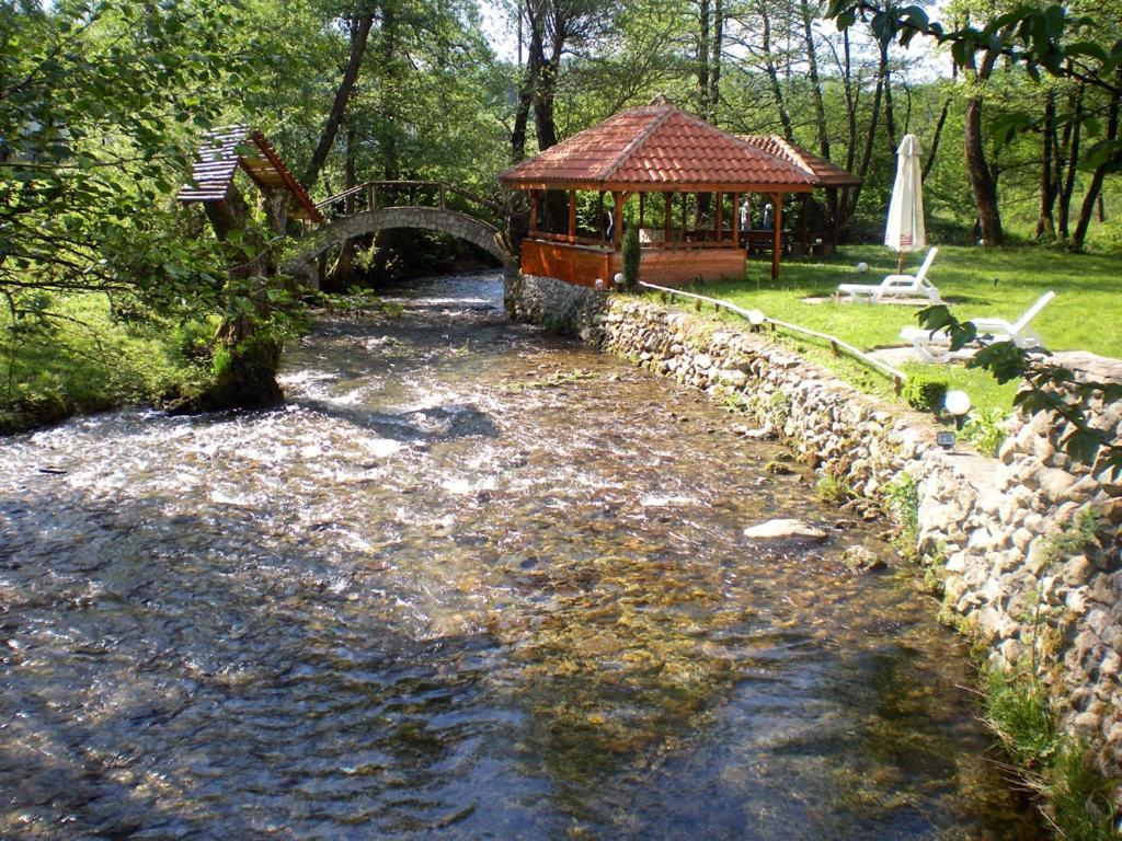 Hotel Paradise Place Kalofer Εξωτερικό φωτογραφία