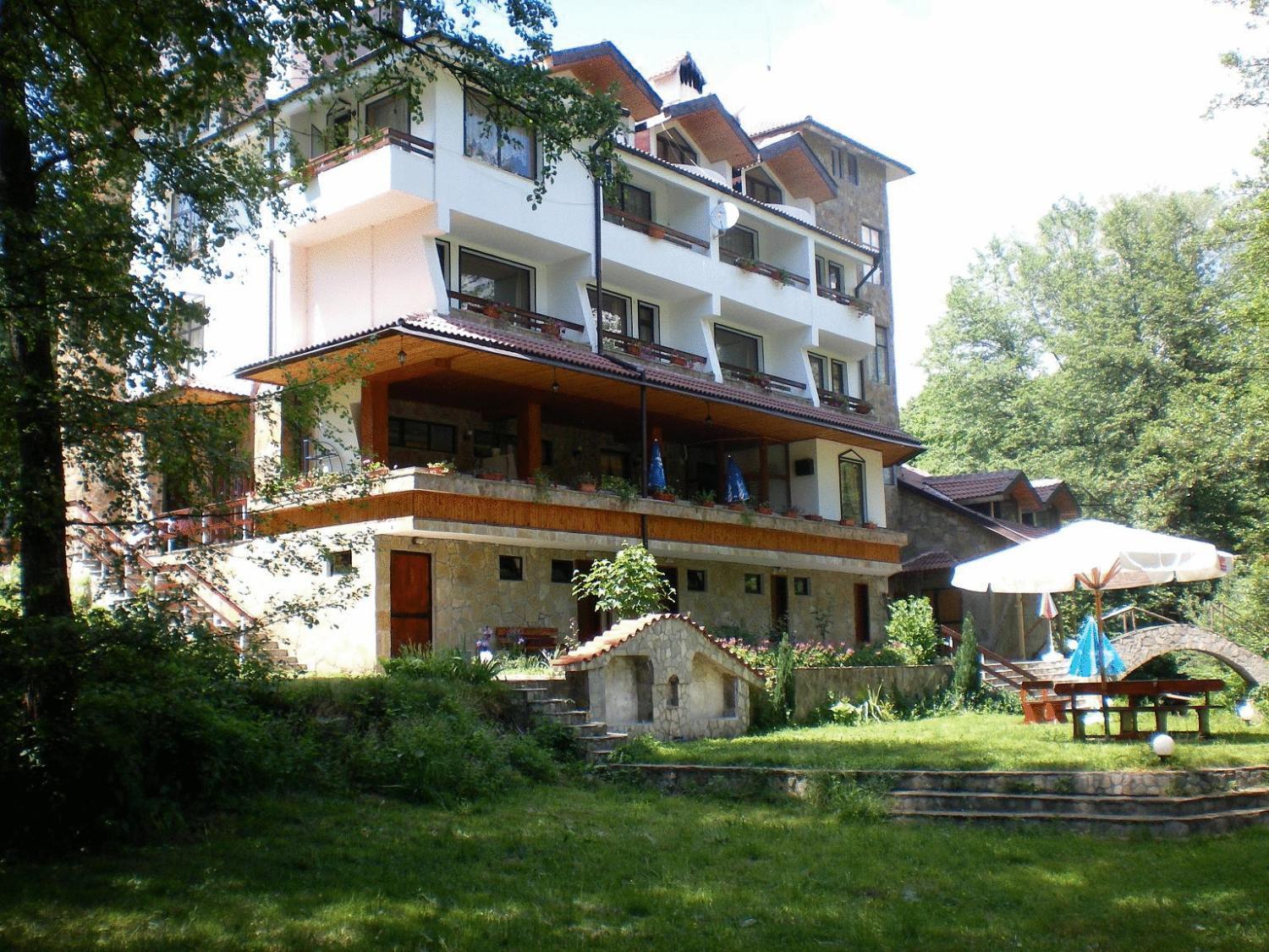 Hotel Paradise Place Kalofer Εξωτερικό φωτογραφία