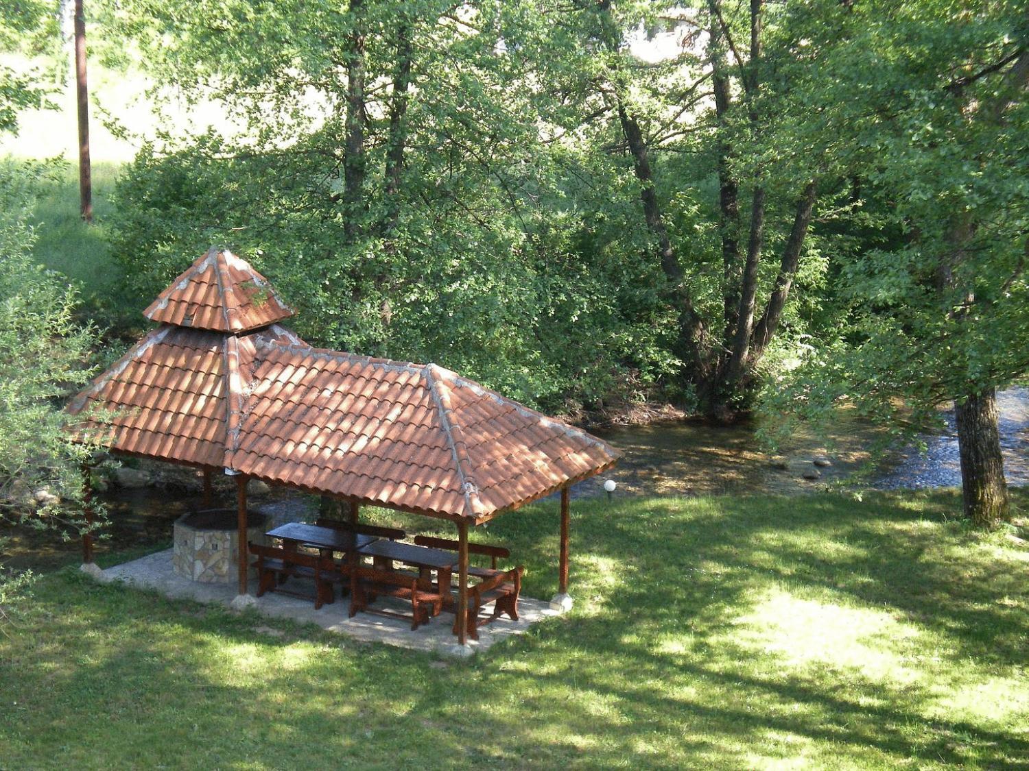 Hotel Paradise Place Kalofer Εξωτερικό φωτογραφία