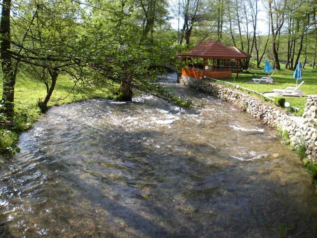 Hotel Paradise Place Kalofer Δωμάτιο φωτογραφία