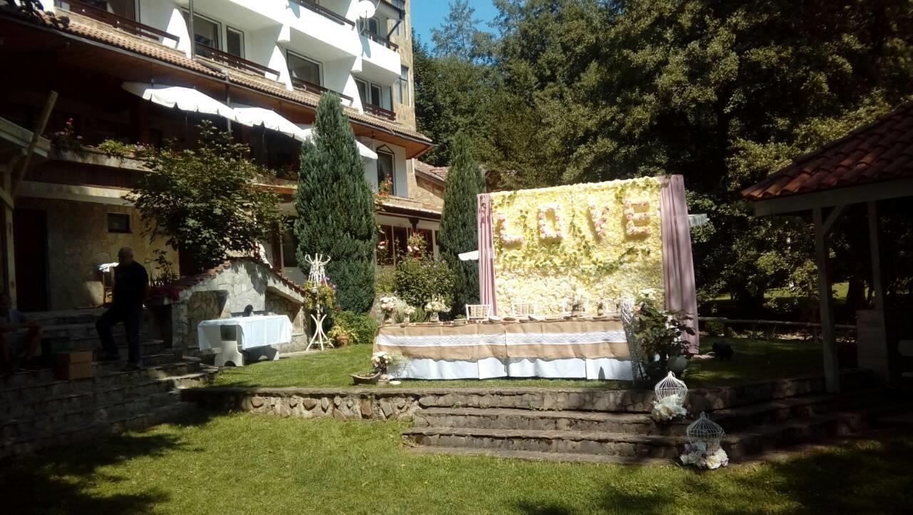 Hotel Paradise Place Kalofer Εξωτερικό φωτογραφία
